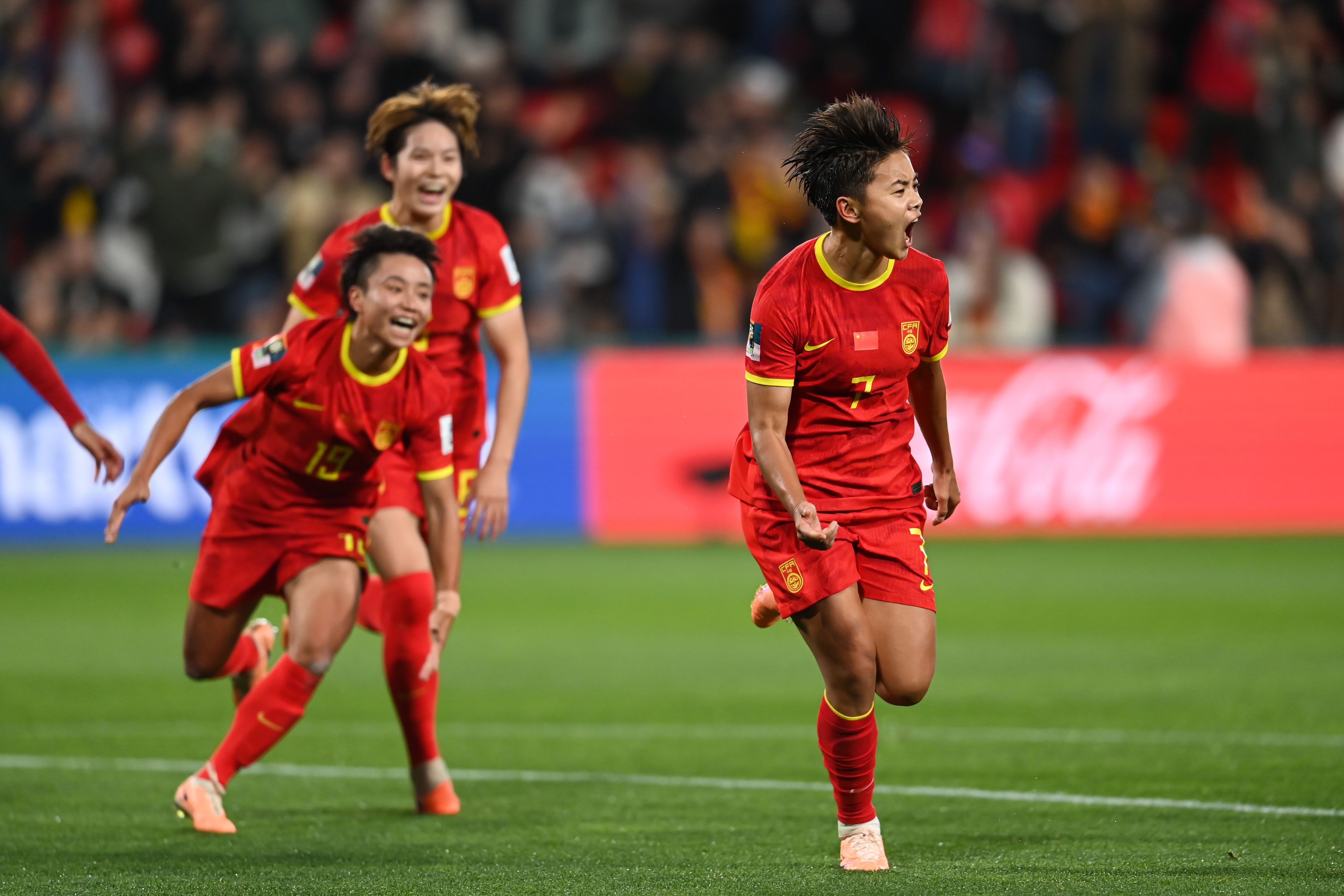 亚洲女足表现出色，登上国际赛场巅峰