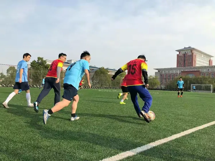 九游体育直播-热血足球战场，预计激烈对抗的简单介绍