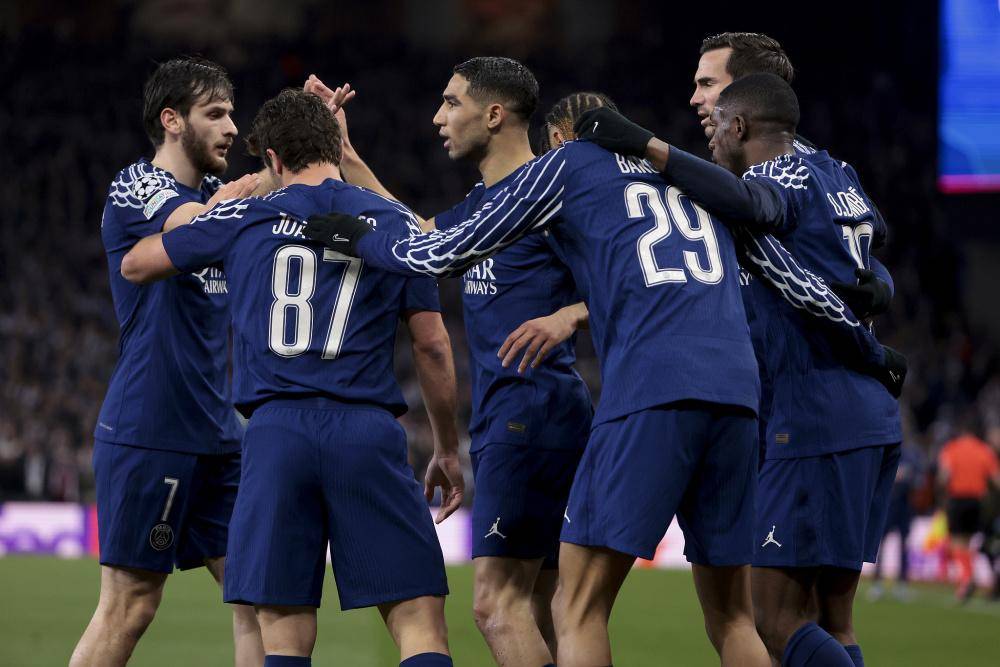 巴萨队员集训积极,备战下一场硬仗 巴萨队员集训积极,备战下一场硬仗