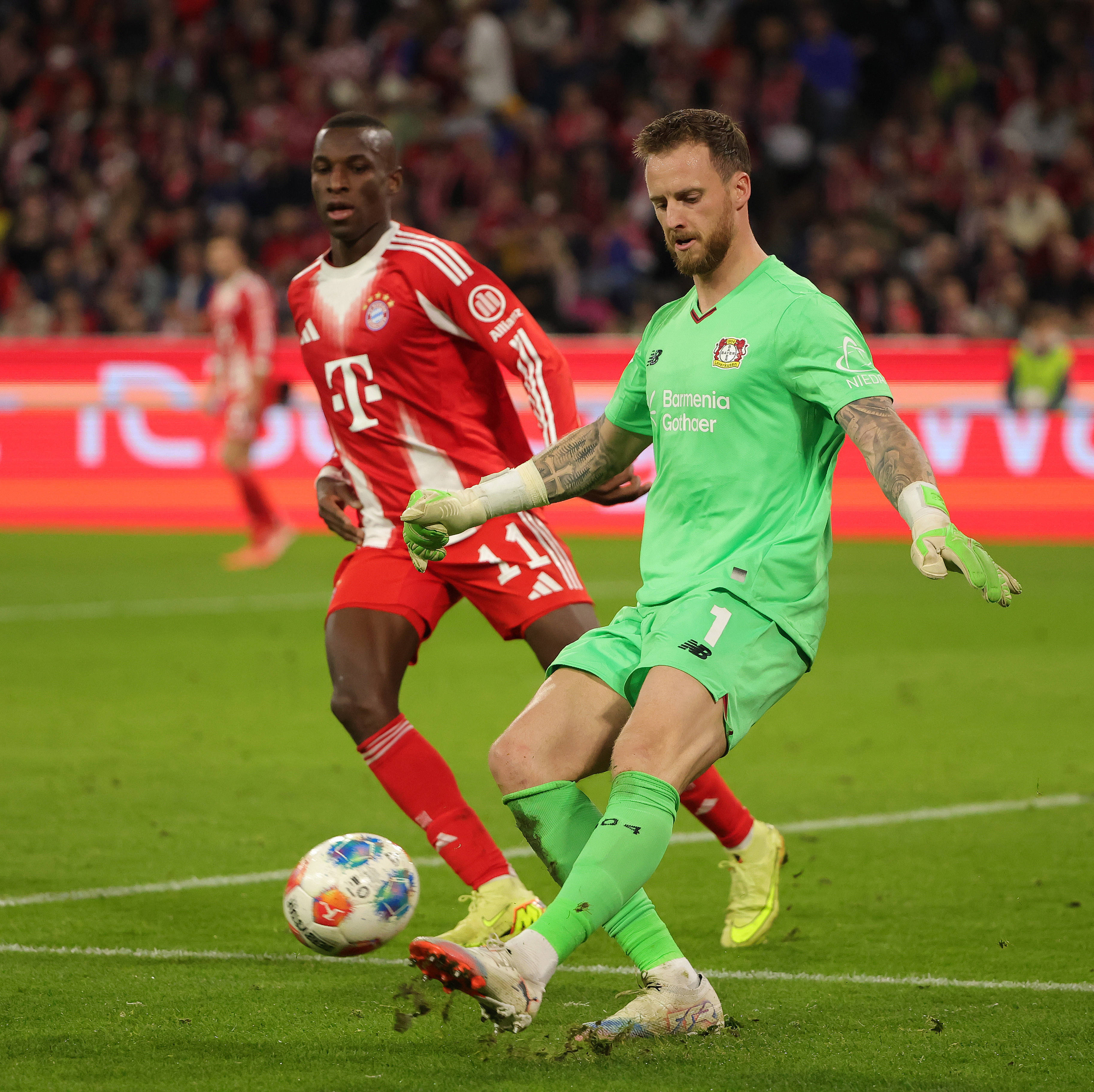 拜仁翻盘日本,格纳布里关键制胜 拜仁翻盘日本,格纳布里关键制胜